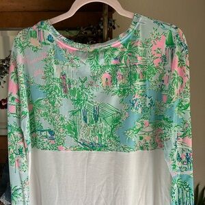 Lilly Pulitzer top. Size- M.